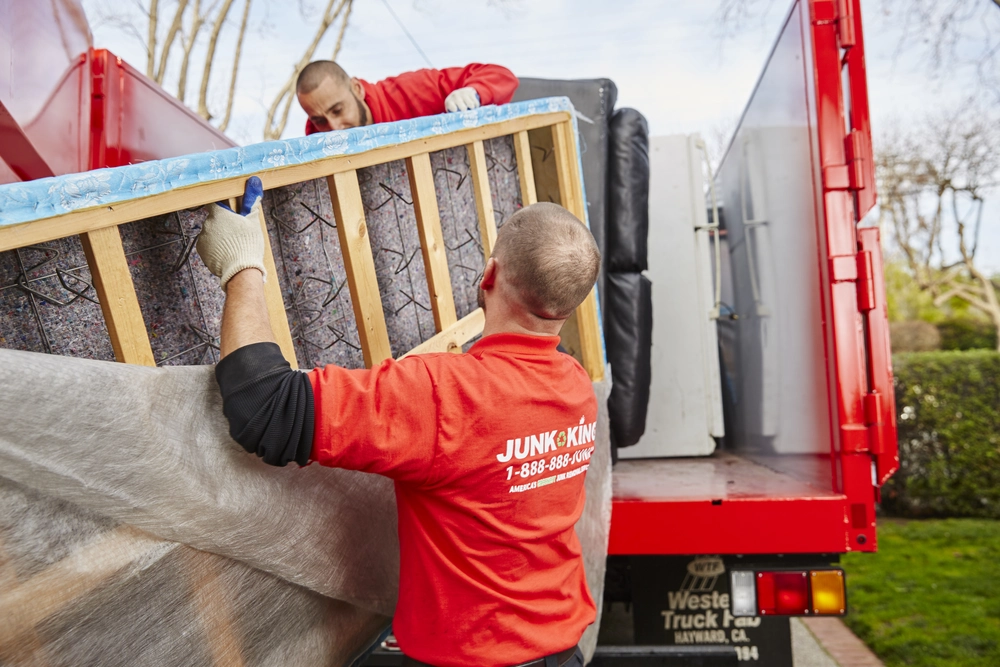 junk-king-hauling-mattress-and-bedframe mattress and bedframe removal in wake forest